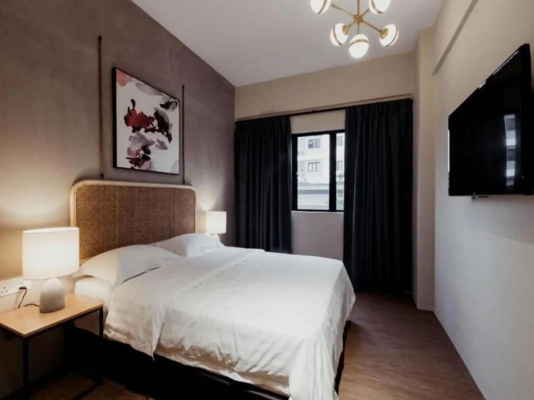Urban-Living-Standard-Queen-Room-1067×800